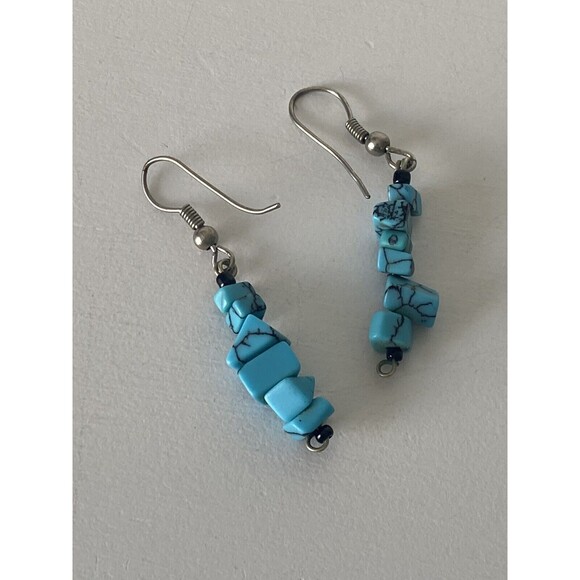 Vintage to Now Turquoise Single Strand Necklace Choker and Earring Set Handmade - Picture 4 of 12